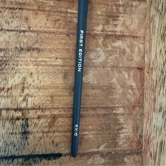 Details By Tati EX-6 Lifted Shadow Brush First Edition NWOT - Picture 5 of 7